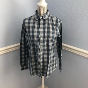 Banana republic blue soft wash shirt w/strips sz S